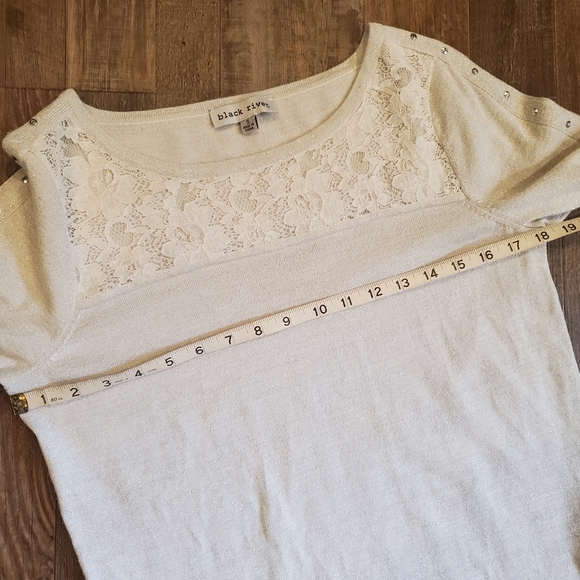 Black Rivet sweater - Picture 6 of 9